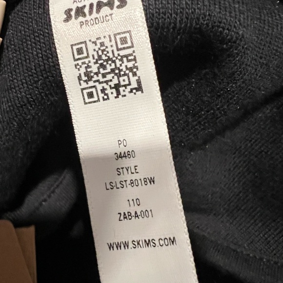 SKIMS Oversized Trench Coat - Picture 5 of 6